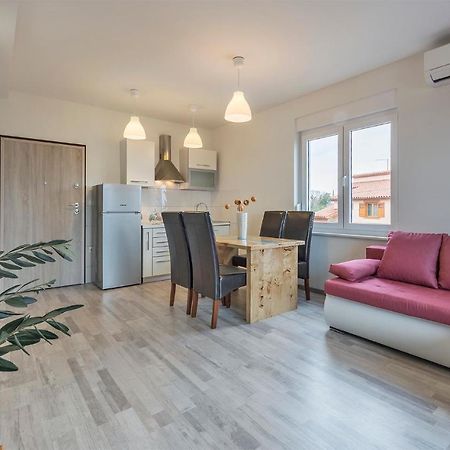 2 Bedroom Apartment Peroj Fažana Eksteriør billede