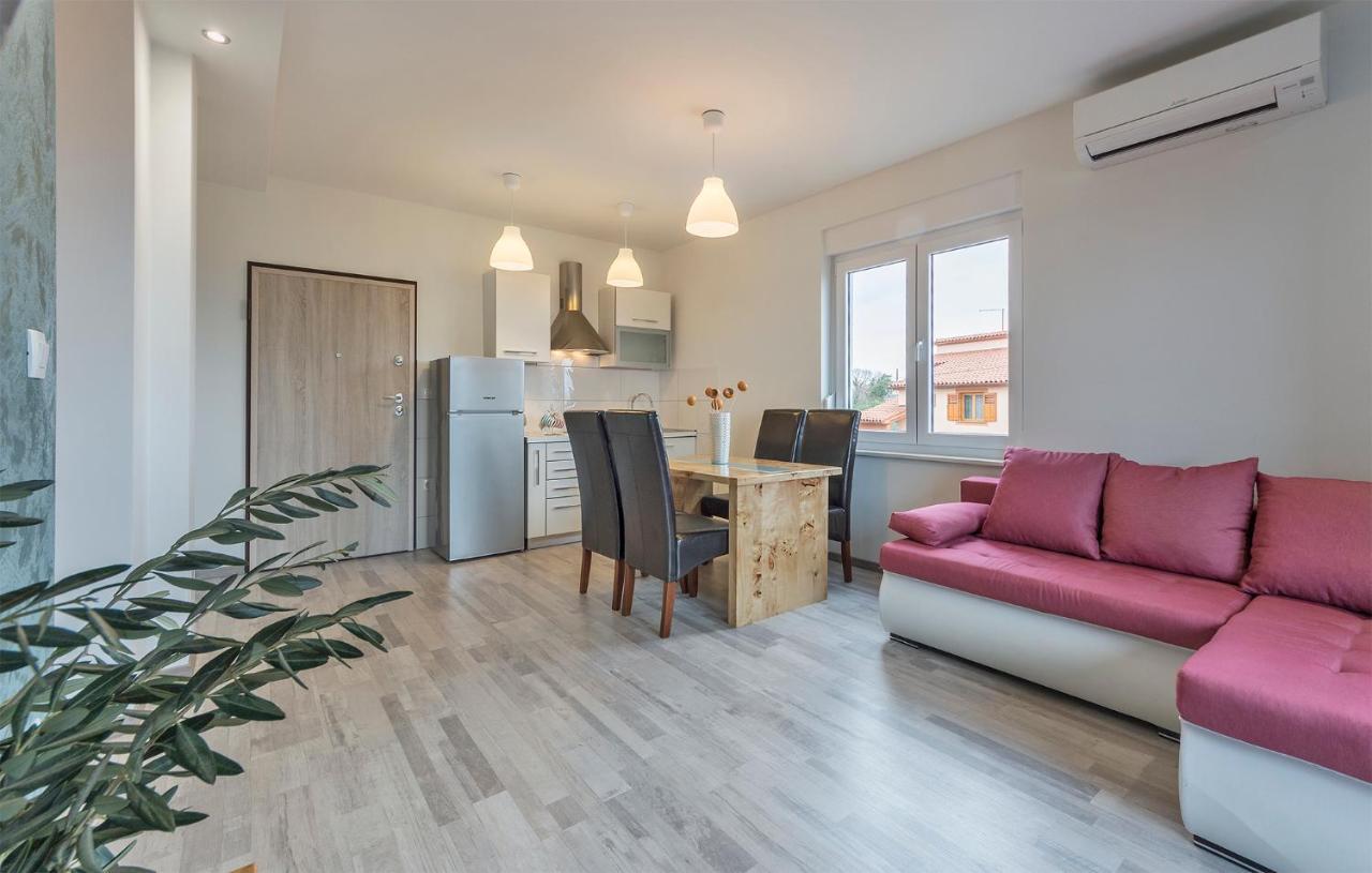 2 Bedroom Apartment Peroj Fažana Eksteriør billede